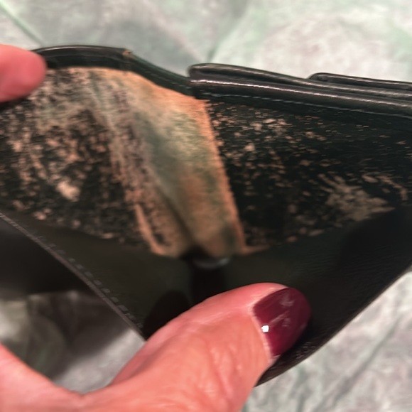 Louis Vuitton Green Leather Mens Wallet - Picture 12 of 12